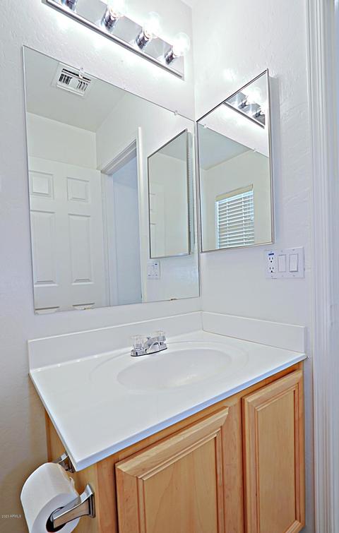 2730 E Beautiful Ln, Phoenix, AZ 85042 photo 9