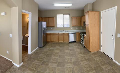 1911 Emily Ln, Gilbert, AZ 85295 photo 4