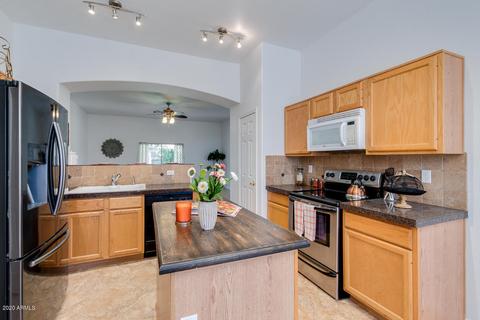 84 E Smoke Tree Rd, Gilbert, AZ 85296 photo 2