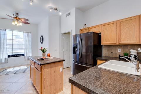 84 E Smoke Tree Rd, Gilbert, AZ 85296 photo 4
