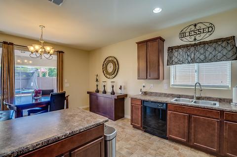 753 E Harwell Rd, Phoenix, AZ 85042 photo 9