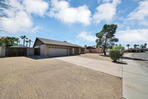 4611 E Sheena Dr, Phoenix, AZ 85032 photo 2