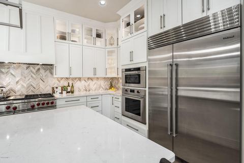 3805 E Patrick Ln, Phoenix, AZ 85050 photo 4