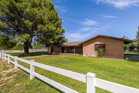 1017 S 131st St, Gilbert, AZ 85233 photo 1