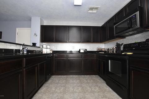895 S Pheasant Dr, Gilbert, AZ 85296 photo 2
