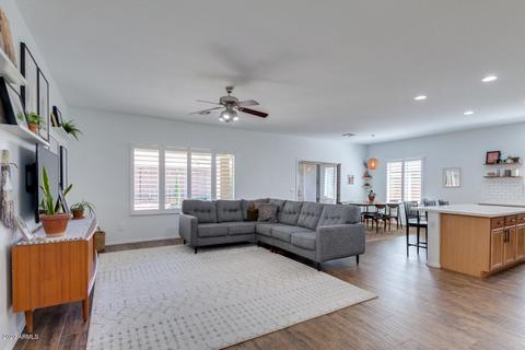 1267 E Macaw Dr, Gilbert, AZ 85297 photo 4
