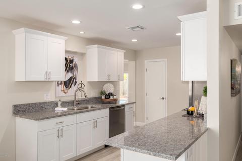 2313 E Laurel Ln, Phoenix, AZ 85028 photo 8