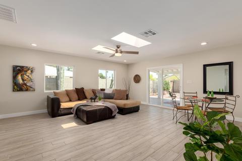2313 E Laurel Ln, Phoenix, AZ 85028 photo 10