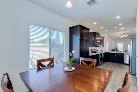 2433 E Gillcrest Rd, Gilbert, AZ 85298 photo 3