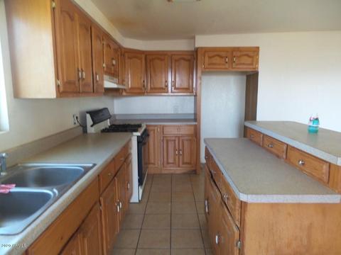 102 Cochise Dr, Bisbee, AZ 85603 photo 4
