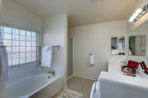 2526 E Barbed Wire Pass, Phoenix, AZ 85024 photo 12