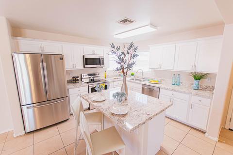 1061 E Lowell Ct, Gilbert, AZ 85295 photo 2