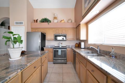 943 E South Fork Dr, Phoenix, AZ 85048 photo 17