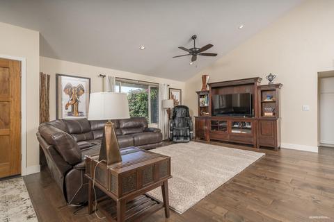 4336 E Winchcomb Dr, Phoenix, AZ 85032 photo 3