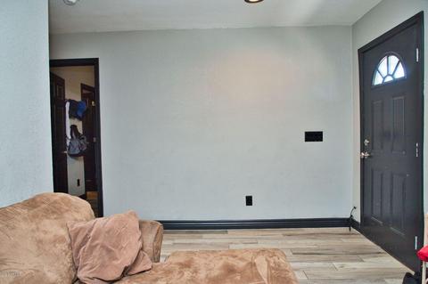 832 E Chipman Rd, Phoenix, AZ 85040 photo 2