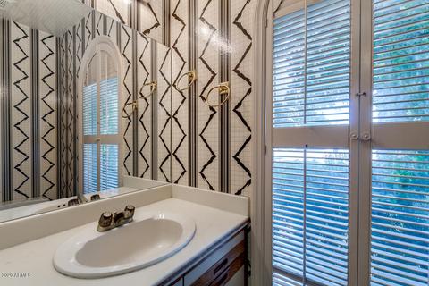 214 E Cactus Wren Dr, Phoenix, AZ 85020 photo 14