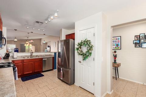 7912 S Sorrell Ln, Gilbert, AZ 85298 photo 4