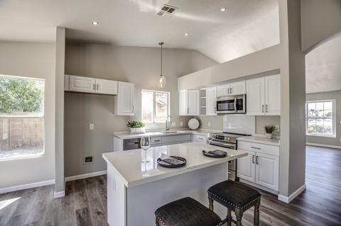 3568 E Utopia Rd, Phoenix, AZ 85050 photo 1