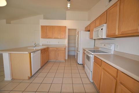 2872 E Morgan Dr, Gilbert, AZ 85295 photo 4