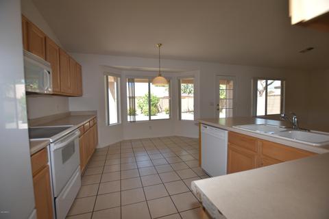2872 E Morgan Dr, Gilbert, AZ 85295 photo 5