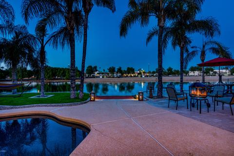 1814 E Catamaran Dr, Gilbert, AZ 85234 photo 1