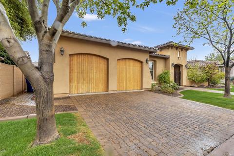 437 E Sunburst Ln, Tempe, AZ 85284 photo 4