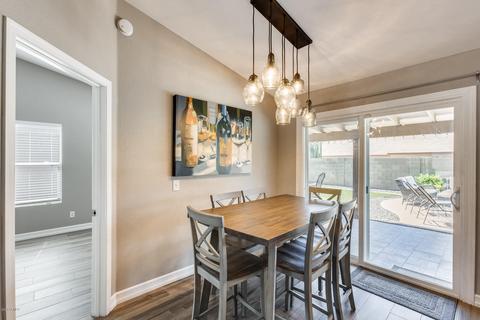 4043 E Taro Ln, Phoenix, AZ 85050 photo 9