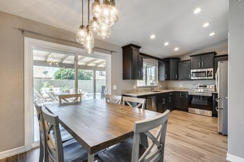 4043 E Taro Ln, Phoenix, AZ 85050 photo 10