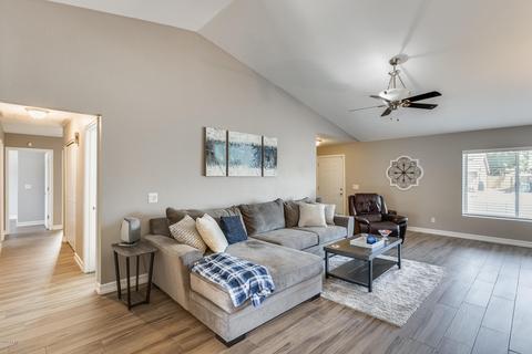 4043 E Taro Ln, Phoenix, AZ 85050 photo 7