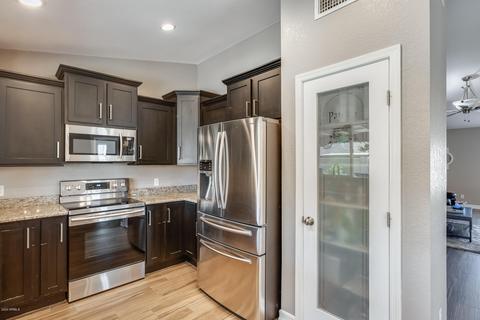 4043 E Taro Ln, Phoenix, AZ 85050 photo 12