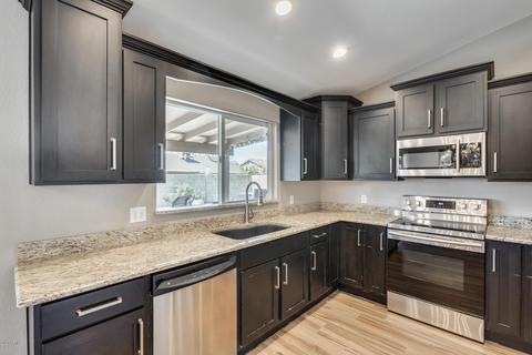4043 E Taro Ln, Phoenix, AZ 85050 photo 11