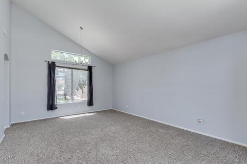 231 E Betsy Ct, Gilbert, AZ 85296 photo 3