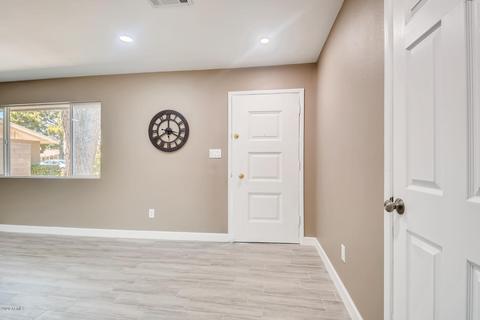 1015 E Myrtle Ave, Phoenix, AZ 85020 photo 4