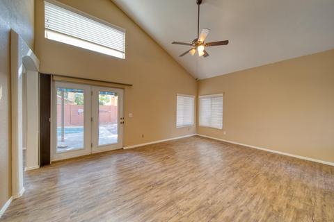 17 S Surfside Dr, Gilbert, AZ 85233 photo 4