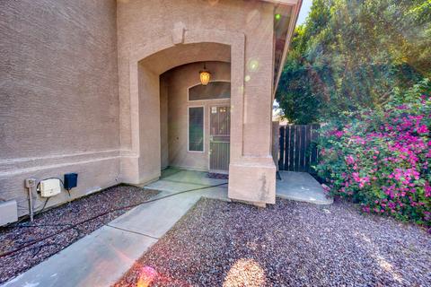 17 S Surfside Dr, Gilbert, AZ 85233 photo 2