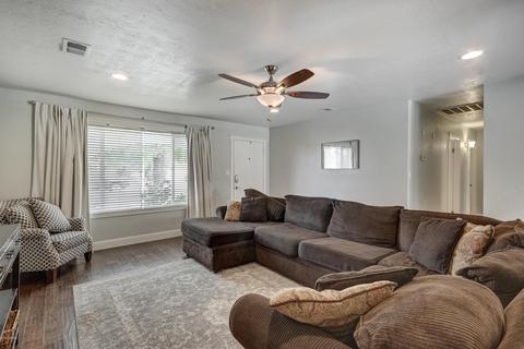 903 E Huber St, Mesa, AZ 85203 photo 9
