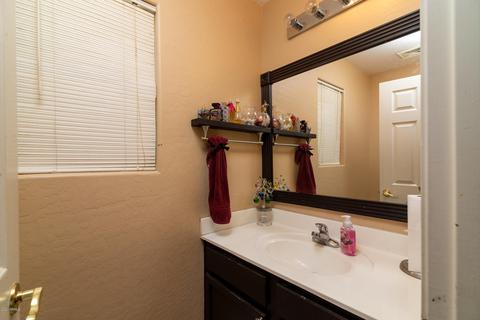 1718 E Branham Ln, Phoenix, AZ 85042 photo 9