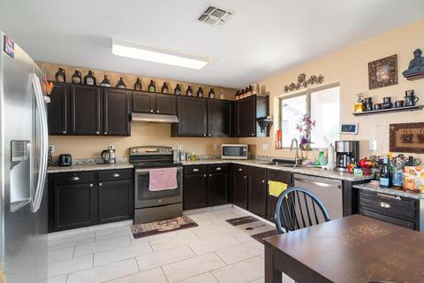 1718 E Branham Ln, Phoenix, AZ 85042 photo 7