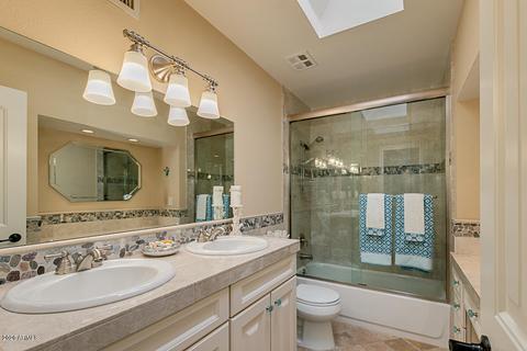 1502 W Aster Dr, Phoenix, AZ 85029 photo 4