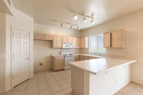2124 E Helena Dr, Phoenix, AZ 85022 photo 9