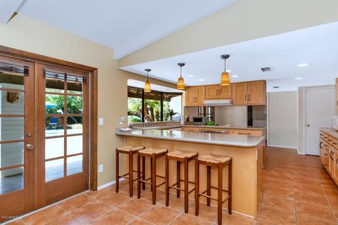 215 E Acapulco Ln, Phoenix, AZ 85022 photo 9