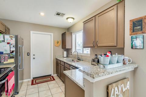 869 E Cochise Cir, Apache Junction, AZ 85119 photo 11