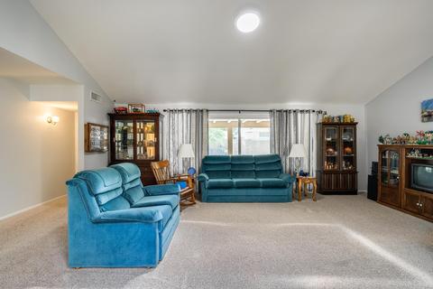 2407 W Winchcomb Dr, Phoenix, AZ 85023 photo 9