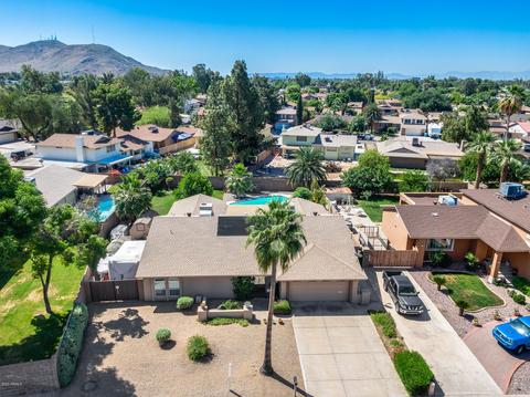 2407 W Winchcomb Dr, Phoenix, AZ 85023 photo 1