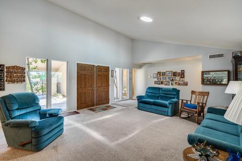 2407 W Winchcomb Dr, Phoenix, AZ 85023 photo 11