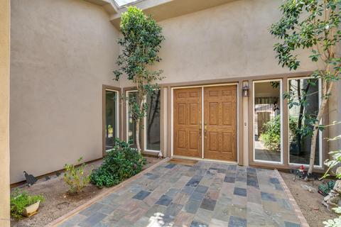 2407 W Winchcomb Dr, Phoenix, AZ 85023 photo 8