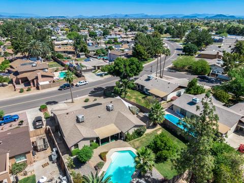 2407 W Winchcomb Dr, Phoenix, AZ 85023 photo 3