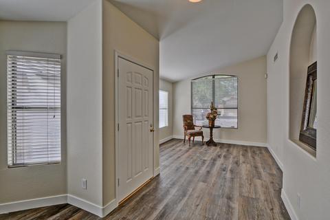 4626 E Lone Cactus Dr, Phoenix, AZ 85050 photo 4