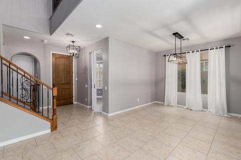 3823 E Half Hitch Pl, Phoenix, AZ 85050 photo 6