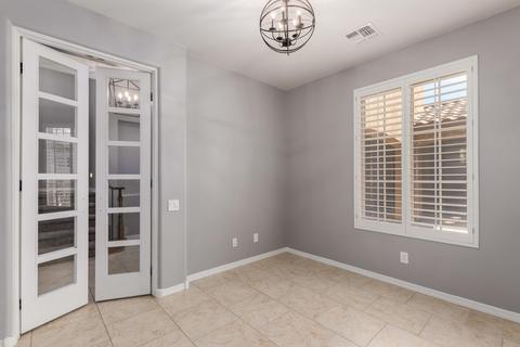 3823 E Half Hitch Pl, Phoenix, AZ 85050 photo 10